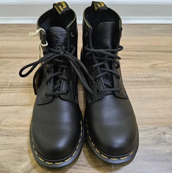 Dr. Martens 101 VIRGINIA LEATHER ANKLE BOOTS, size US 8 - Picture 3 of 11